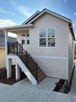 12911 SE Ridgecrest Rd in Happy Valley, OR - Building Photo