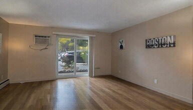 50 Green St, Unit 107 in Brookline, MA - Building Photo - Building Photo