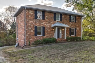 1023 Chickasaw Trail in Columbia, TN - Building Photo - Building Photo