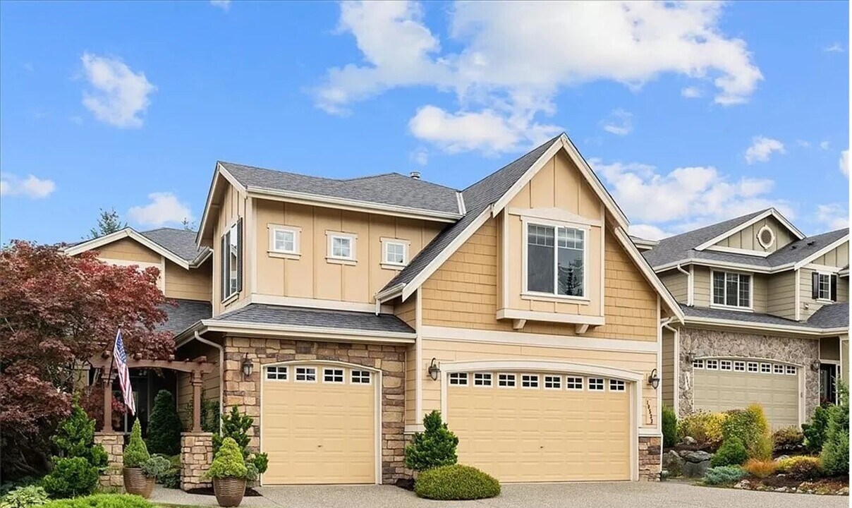 10533 15th St SE in Lake Stevens, WA - Building Photo