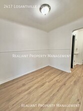 2417 Losantiville Ave in Cincinnati, OH - Building Photo - Building Photo