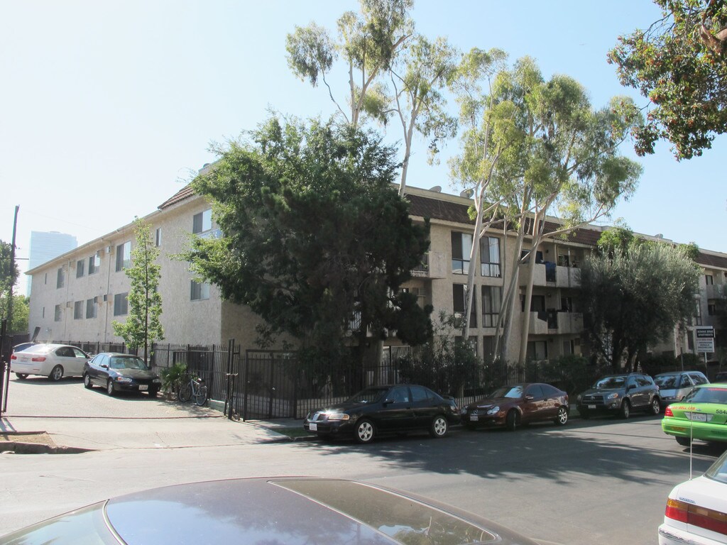 Bonnie Brae Apartments in Los Angeles, CA