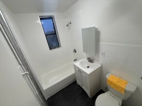 160 59th St in West New York, NJ - Foto de edificio - Building Photo