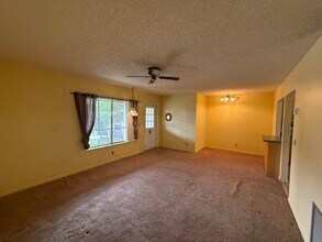 131 Lake Pine Cir in Greenacres, FL - Building Photo - Building Photo