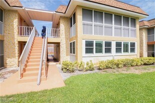 1400 Pompei Ln in Naples, FL - Building Photo