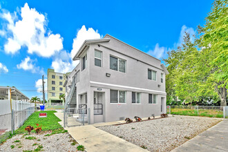 600 NW 25th Ct in Miami, FL - Building Photo - Building Photo