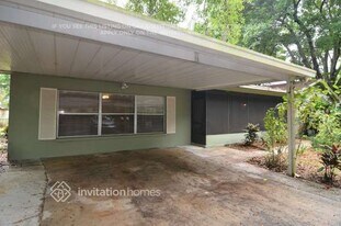 220 Mary Ellen Ave in Seffner, FL - Building Photo