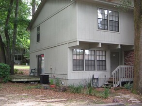 2247 Shady Timbers Cir in Tallahassee, FL - Building Photo - Building Photo