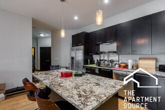 2348 N Lister Ave in Chicago, IL - Building Photo - Building Photo