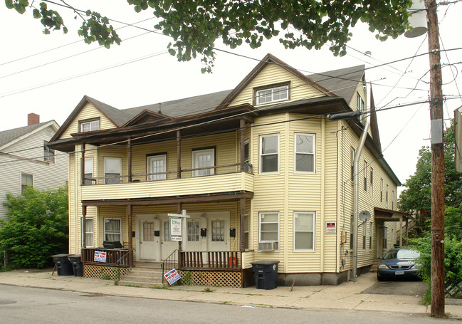 90 Pine St in Nashua, NH - Foto de edificio - Building Photo