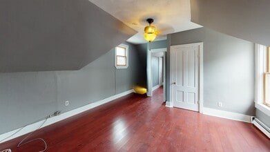 19 Charles St, Unit Two in Winthrop, MA - Building Photo - Building Photo