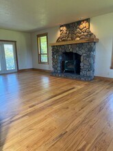 19383 Pine St in Sandy, OR - Building Photo - Building Photo