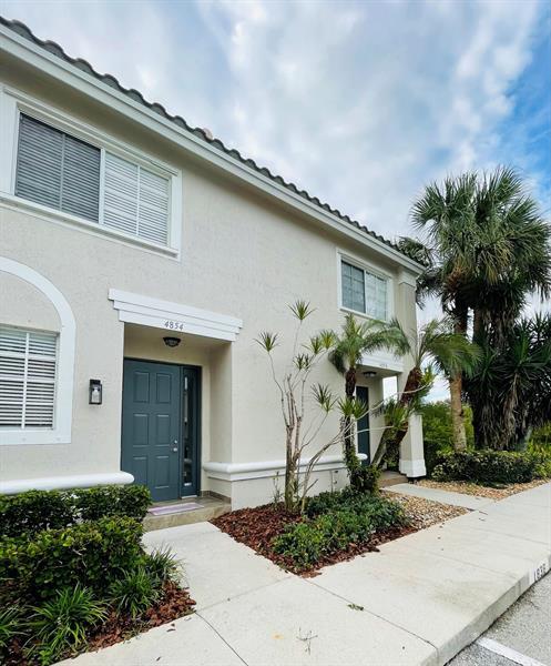 4854 NW 58th Manor in Coconut Creek, FL - Building Photo - Building Photo