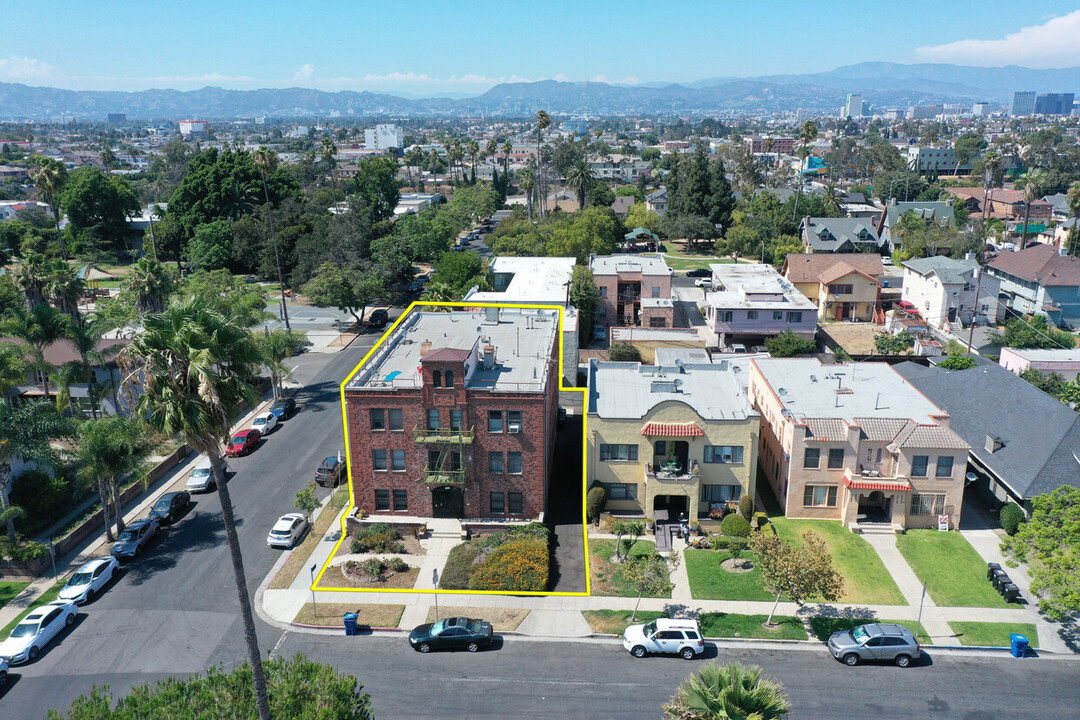 2329 W 25th St in Los Angeles, CA - Building Photo