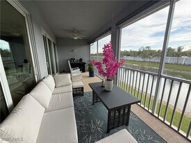 2543 Seychelles Dr in Naples, FL - Building Photo