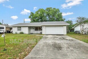 612 Lake Ned Rd in Winter Haven, FL - Building Photo