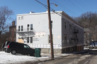 2274 Vine St in Cincinnati, OH - Building Photo - Building Photo