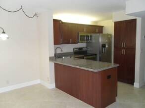202 Foxtail Dr in Greenacres, FL - Building Photo - Building Photo
