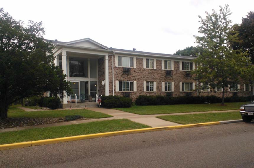 Heritage House in Prairie Du Chien, WI - Building Photo