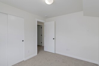 13018 SE 264th Pl in Kent, WA - Building Photo - Building Photo