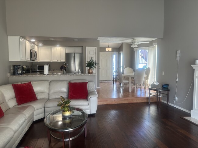 7 Ellington Cir in Rochester, NY - Building Photo - Building Photo