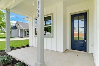 1255 Pecan Valley Dr in Marble Falls, TX - Building Photo - Building Photo