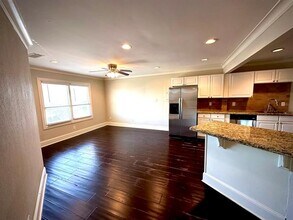 7770 Meadow Rd-Unit -220 in Dallas, TX - Building Photo - Building Photo