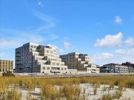 450 W Broadway in Long Beach, NY - Building Photo