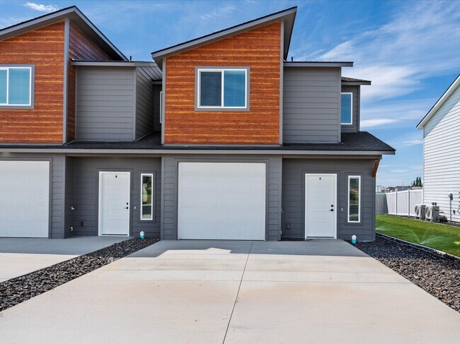 High Desert Estates in Quincy, WA - Foto de edificio - Building Photo