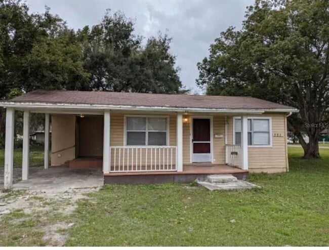 property at 321 W Hunt Ave