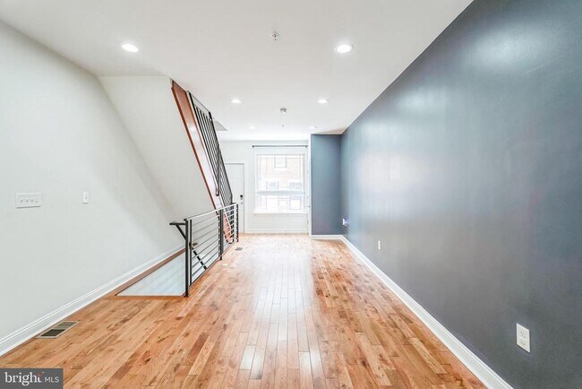 2241 Sears St in Philadelphia, PA - Building Photo - Building Photo