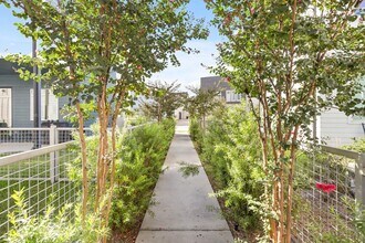 9818 Mocking Bird Hill Ln in Houston, TX - Building Photo - Building Photo