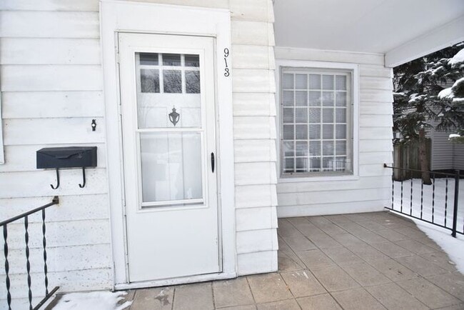 913 E Washington St in South Bend, IN - Building Photo - Building Photo