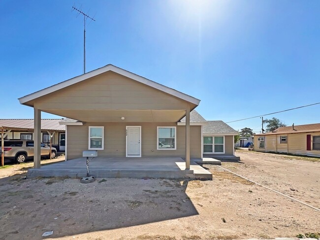 property at 522 N Coleman St