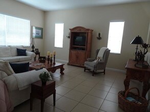 1094 Grove Park Cir in Boynton Beach, FL - Building Photo - Building Photo