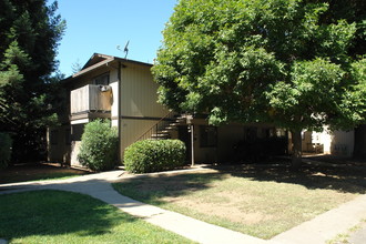 Woodside Terrace in Chico, CA - Building Photo - Building Photo