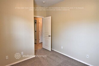 17137 W Saguaro Ln in Surprise, AZ - Building Photo - Building Photo