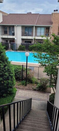 1818 Augusta Dr photo'