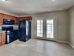 3319 W Port Au Prince Ln in Phoenix, AZ - Foto de edificio - Building Photo