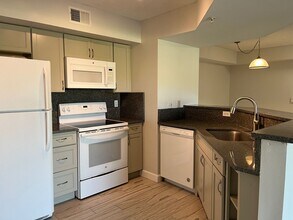 3769 NW Mediterranean Ln in Jensen Beach, FL - Building Photo - Building Photo