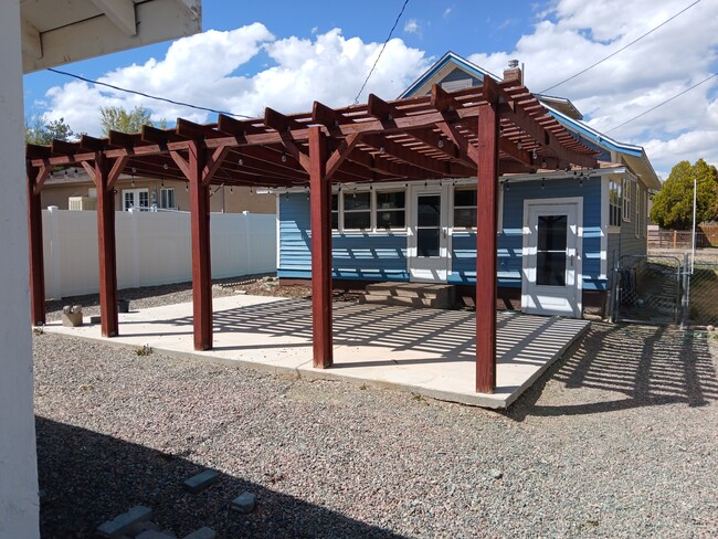 818 Fairview Ave in Canon City, CO - Foto de edificio - Building Photo