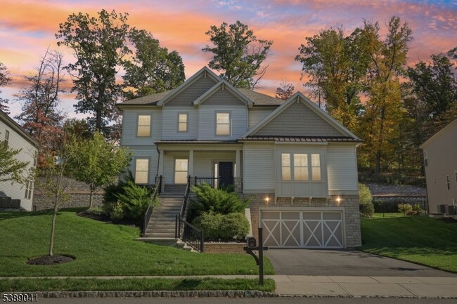 12 Hilltop Dr in North Caldwell, NJ - Building Photo - Building Photo