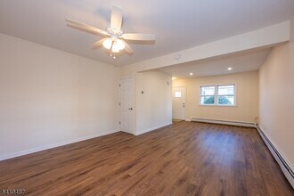 44 Central Ave in Caldwell, NJ - Building Photo - Building Photo