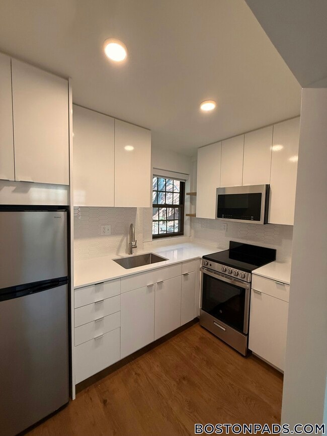 1200 Massachusetts Ave in Cambridge, MA - Building Photo - Building Photo