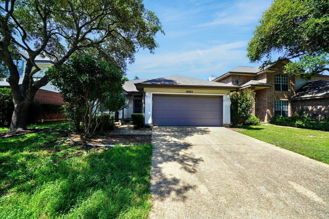 14023 Red Maple Wood in San Antonio, TX - Building Photo