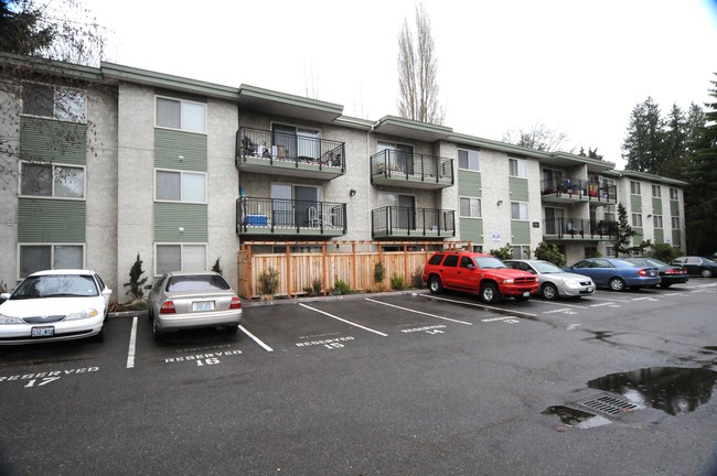 Bluestone Apartments in Shoreline, WA - Building Photo - Building Photo