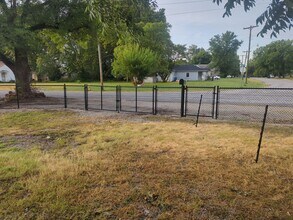 410 E 6th St in Lamar, MO - Building Photo - Building Photo