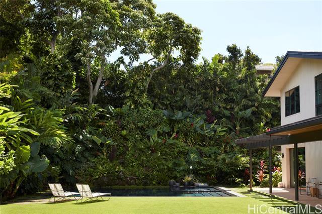 property at 3671 Diamond Head Cir