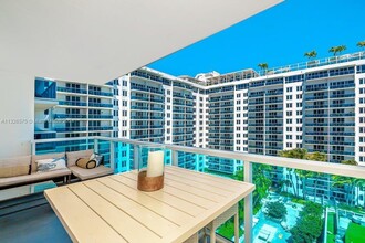 2309 Collins Ave in Miami Beach, FL - Foto de edificio - Building Photo