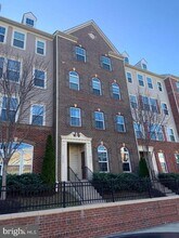 8115 Greenbelt Station Pkwy in Greenbelt, MD - Building Photo - Building Photo